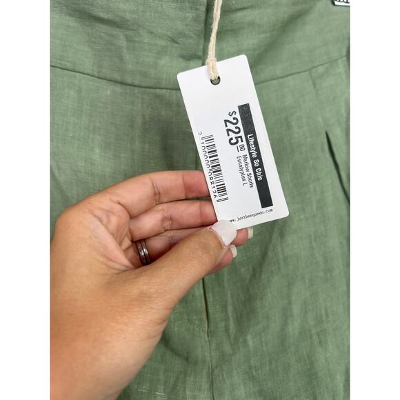 NWT Just Bee Queen High Waist Pleated Front Marlow Shorts Green Size: Large - Picture 4 of 4